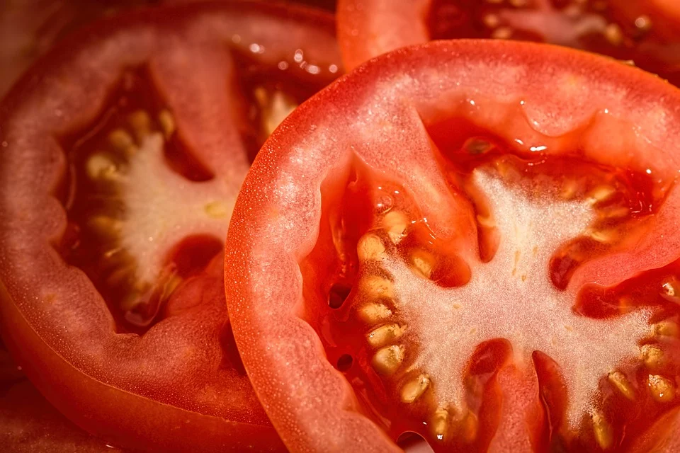 photo d'une tomate coupée